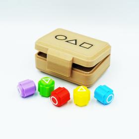 Obrazek dla: KOŚCI koreańskiej gry GONGGI gongi conggi SQUID GAME HACELE kostki + CASE